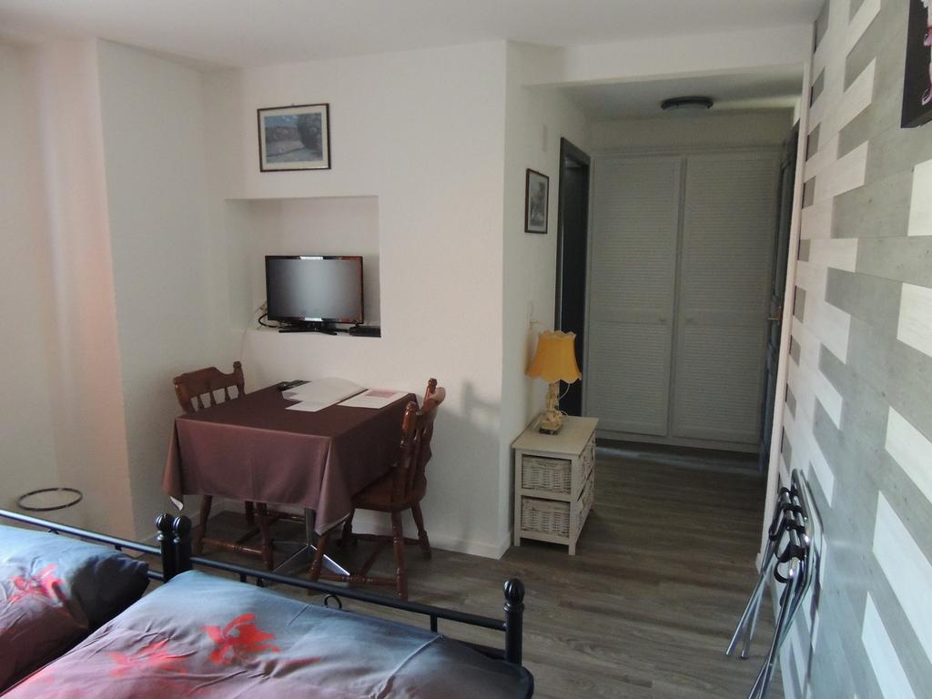 Hotel De La Gare Cousset 객실 사진